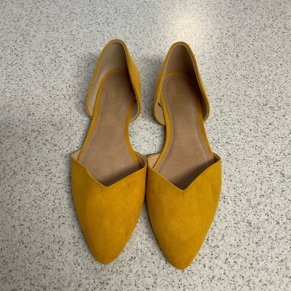Old Navy / Pointy-Toe D'Orsay Flats / 9